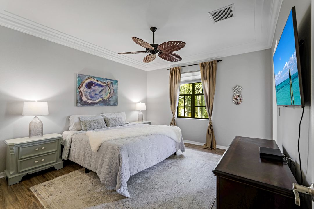 8949 Malibu St #302, Naples, FL 34113