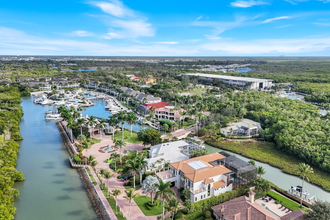 1450 Gulfstar Dr S, Naples, FL 34112