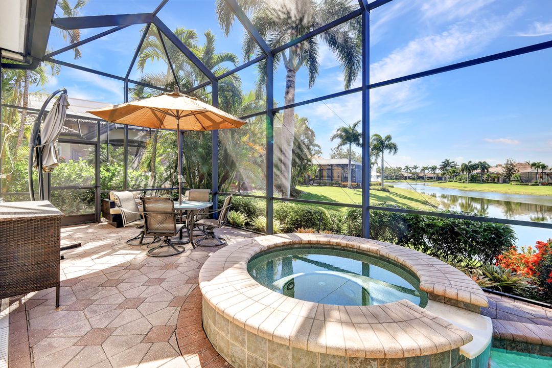 5746 Hammock Isles Dr, Naples, FL 34119