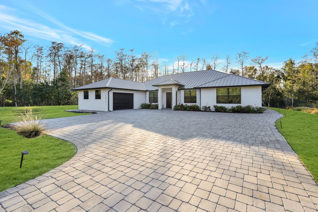 25526 Busy Bee Dr, Bonita Springs, FL 34135