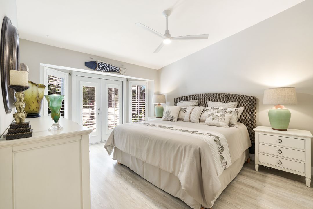 780 Wiggins Bay Dr, Naples, FL 34110