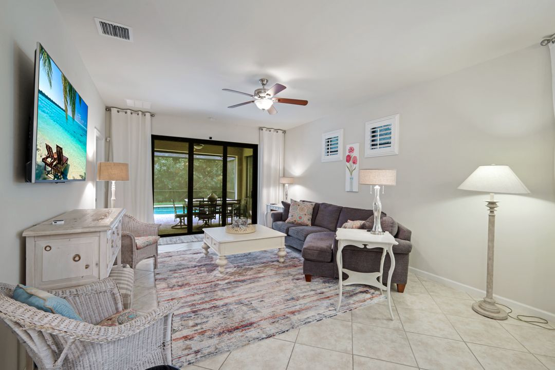 7175 Live Oak Dr, Naples, FL 34114