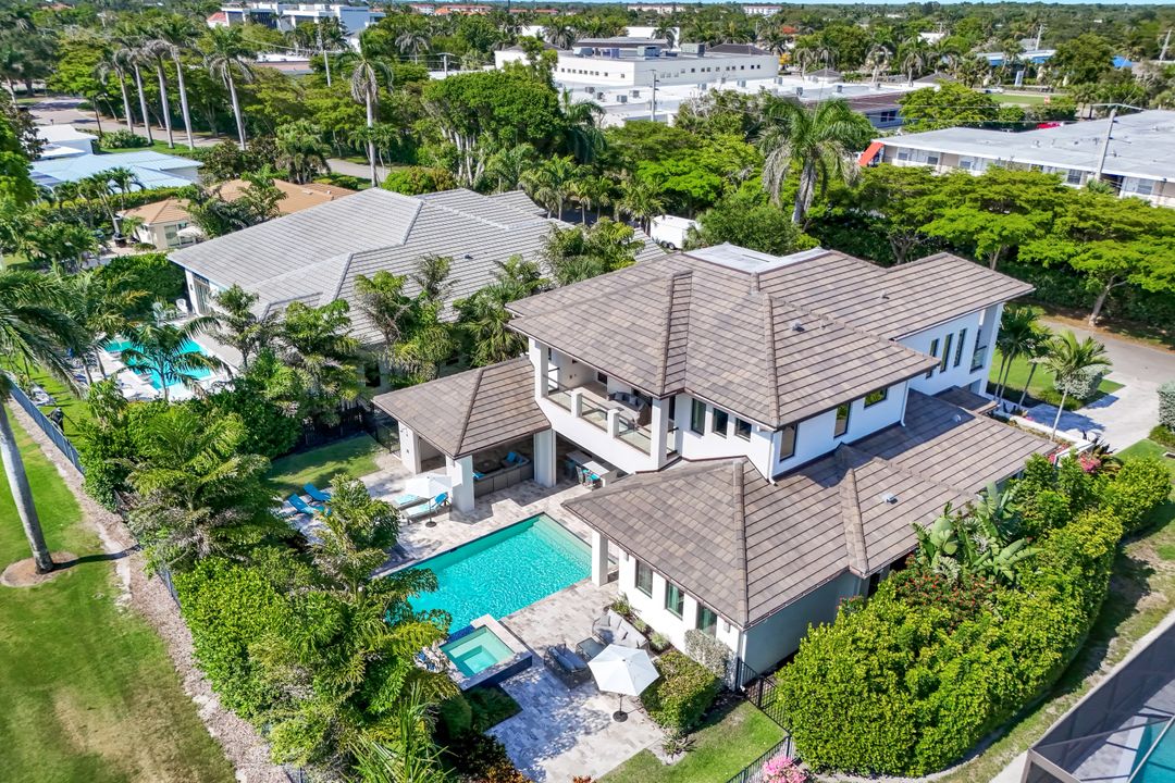 875 Wedge Dr, Naples, FL 34103