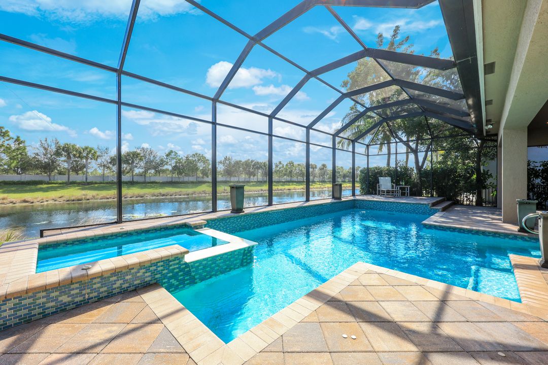 4394 Caldera Cir, Naples, FL 34119