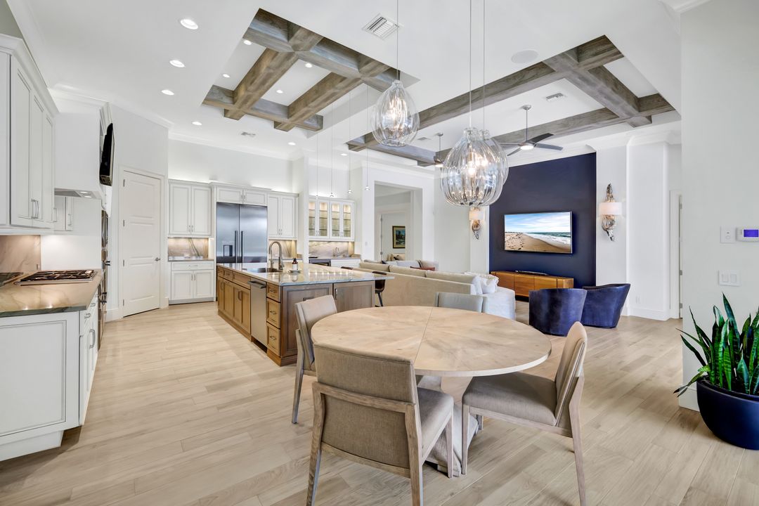 17429 Via Lugano Ct, Miromar Lakes, FL 33913