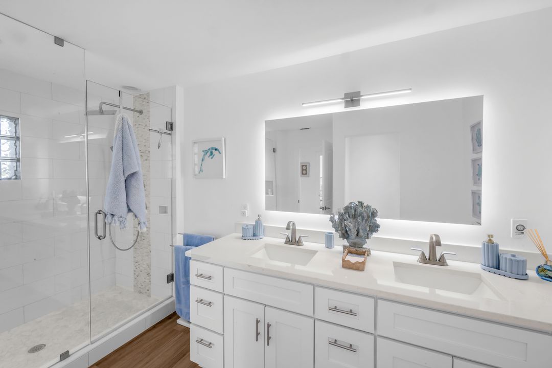 915 Pecten Ct, Sanibel, FL 33957