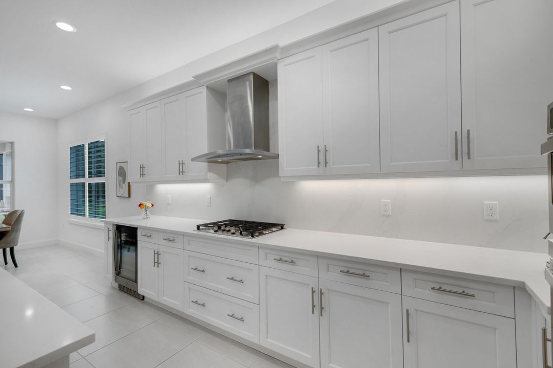 11698 Jasper Ct, Naples, FL 34120