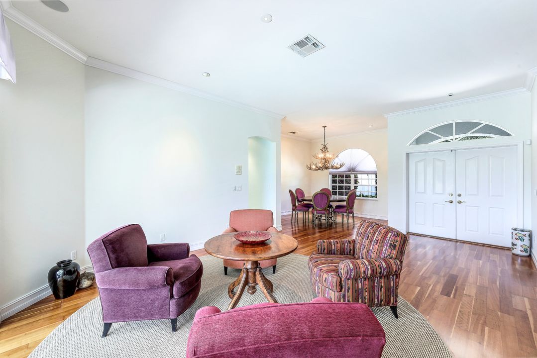 1940 Timberline Dr, Naples, FL 34109