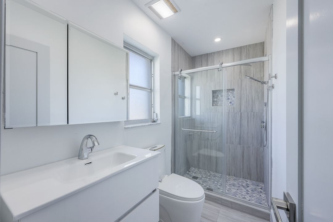 5308 Baypoint Ct, Cape Coral, FL 33904