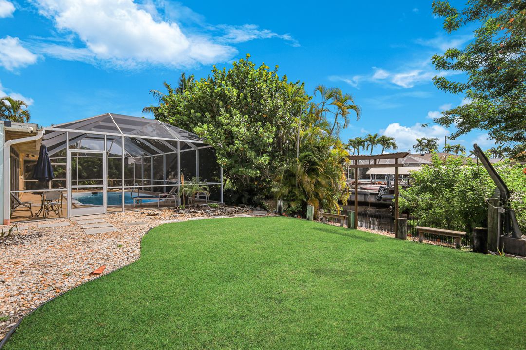 27061 Homewood Dr, Bonita Springs, FL 34135