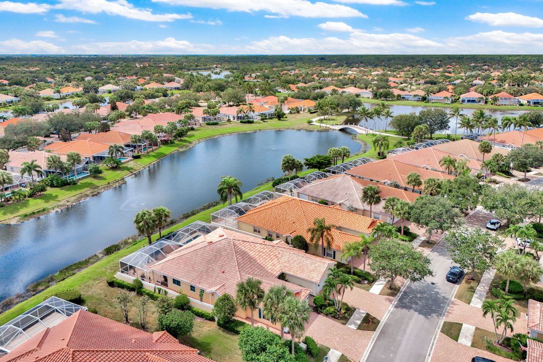 4307 Redonda Ln, Naples, FL 34119