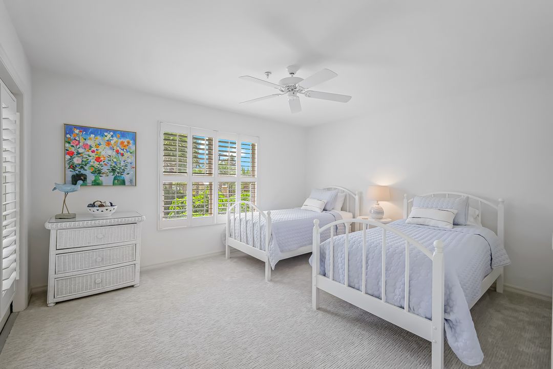 433 2nd St S, Naples, FL 34102