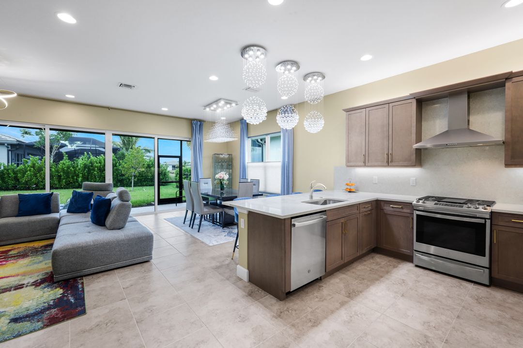 12446 Dahlia Ct, Naples, FL 34120