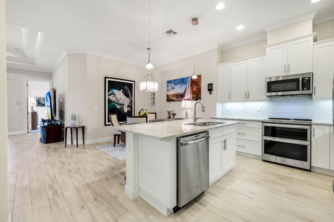 5802 Haiti Dr, Naples, FL 34112