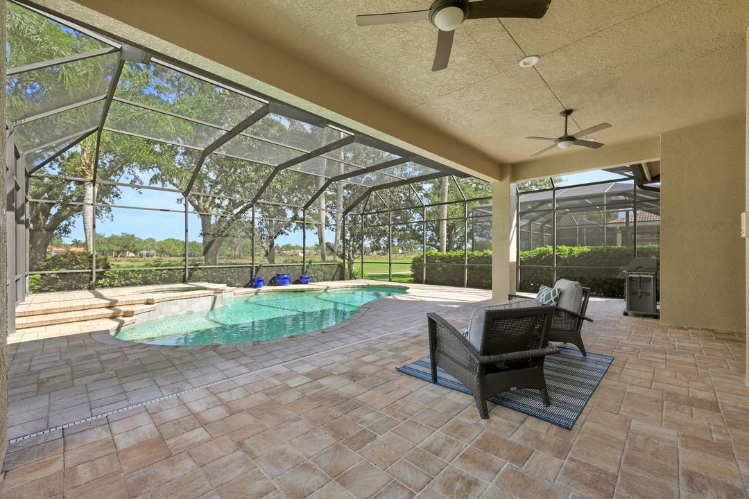 910 Villa Florenza Dr, Naples, FL 34119