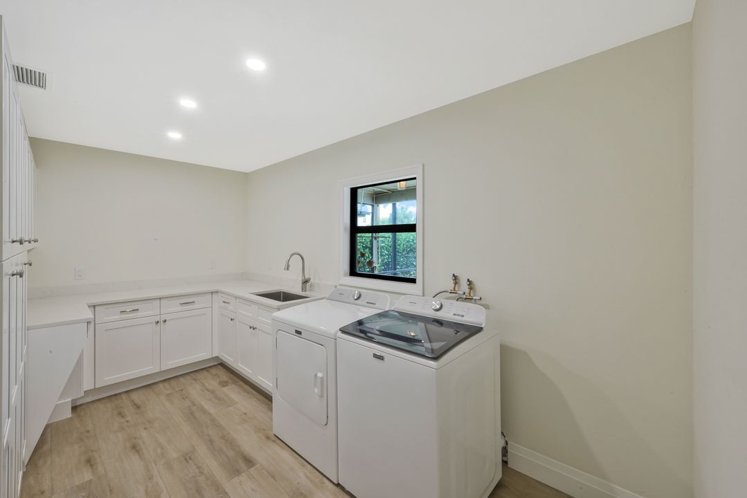 480 Oak Ave, Naples, FL 34108