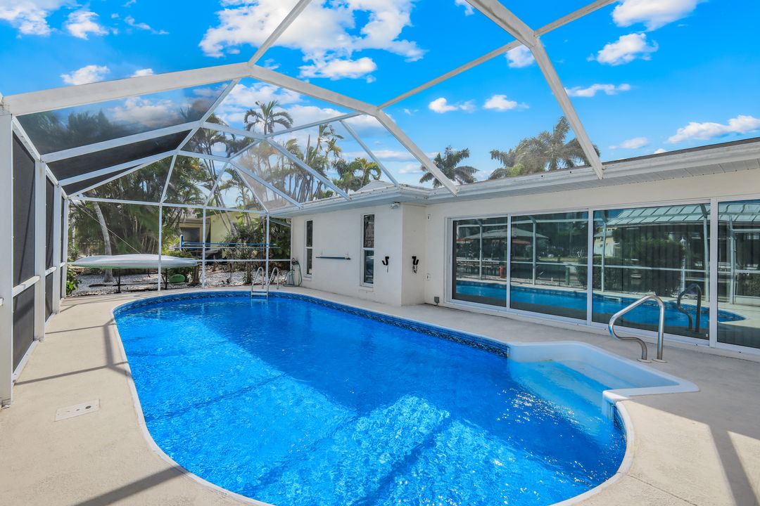 8552 Lagoon Rd, Fort Myers Beach, FL 33931