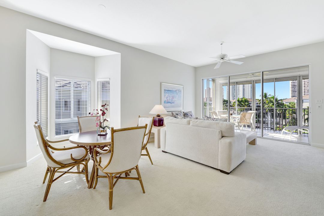 7654 Pebble Creek Cir #301, Naples, FL 34108