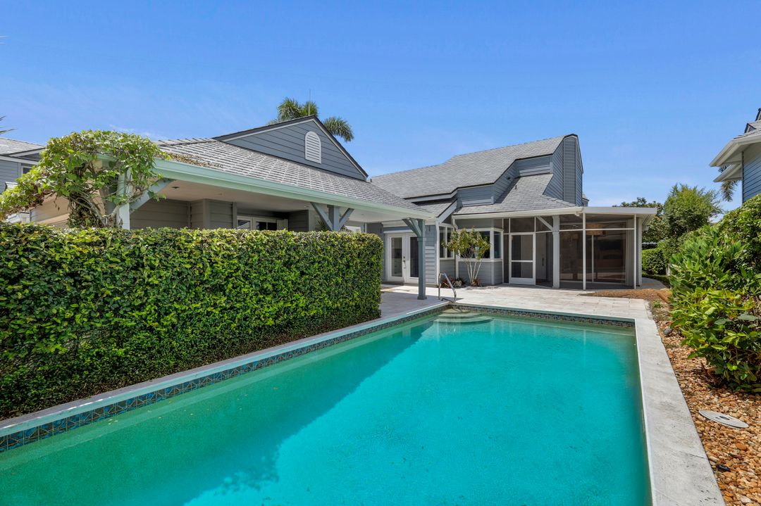 651 Bridge Way Ln #1, Naples, FL 34108