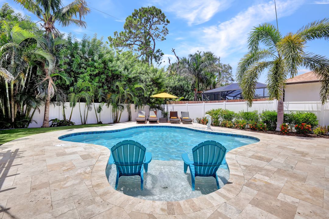 534 97th Ave N, Naples, FL 34108