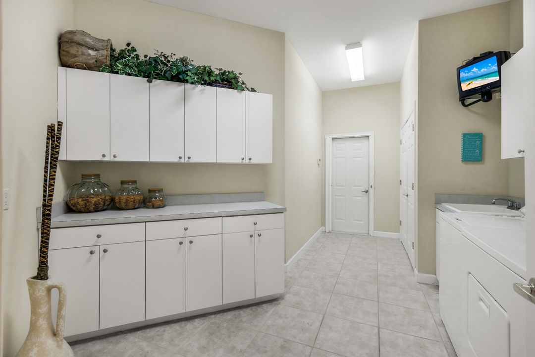 12820 Silverthorn Ct, Bonita Springs, FL 34135