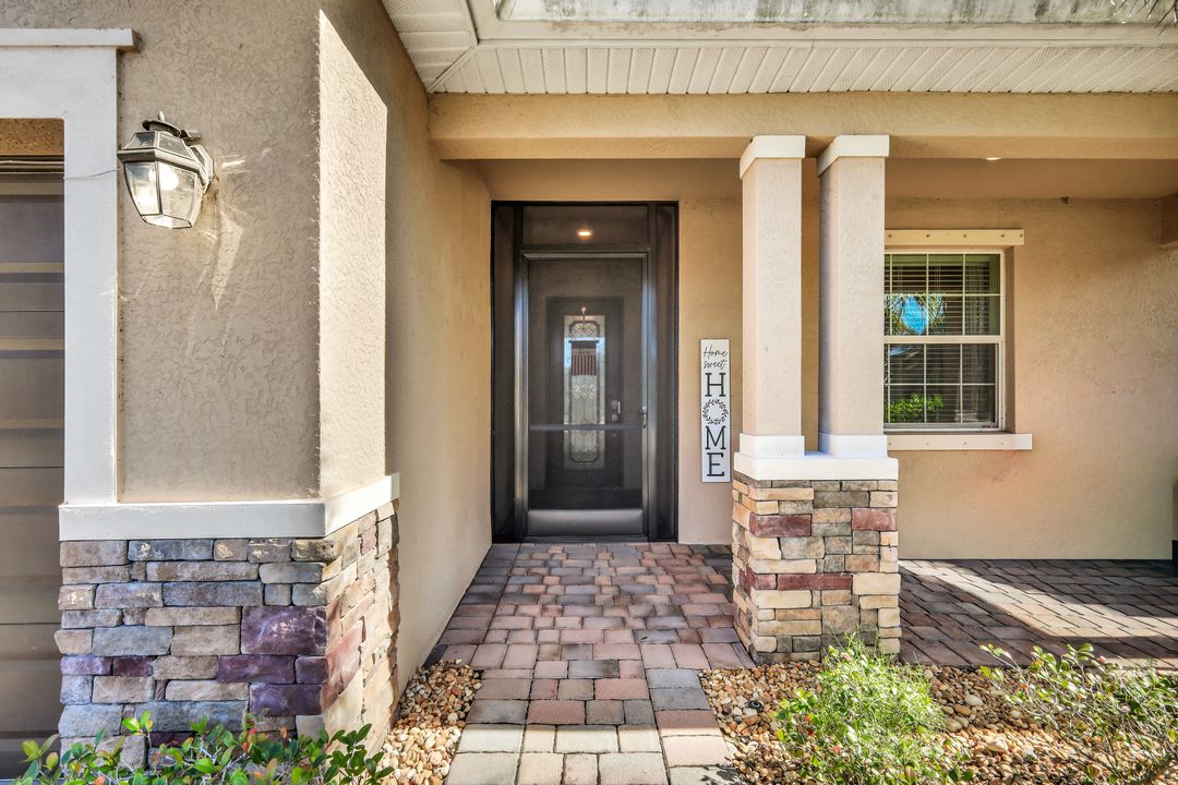 15732 Angelica Dr, Alva, FL 33920