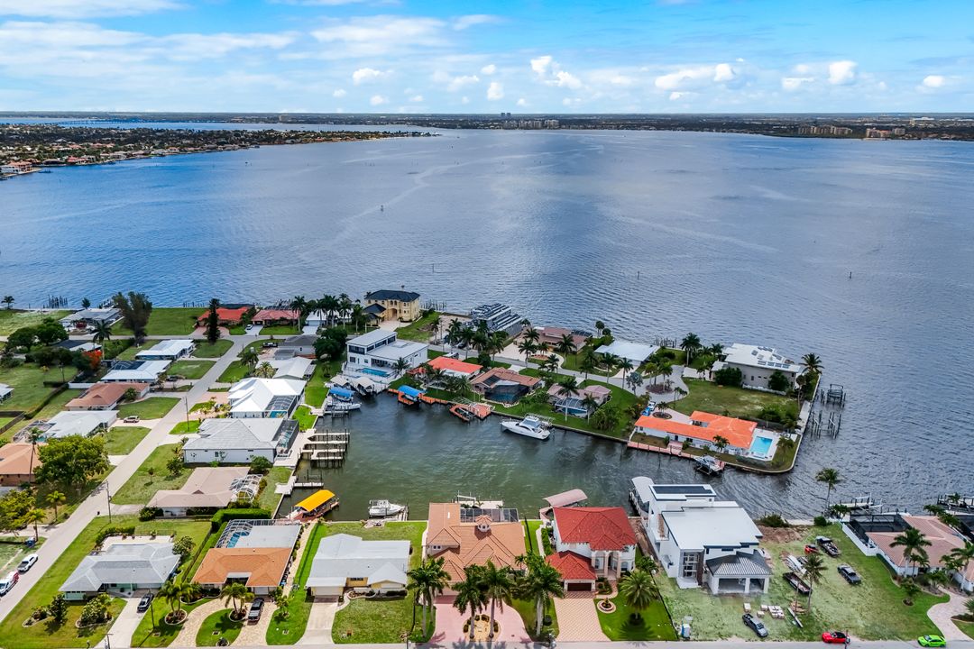 5929 SW 1st Ct, Cape Coral, FL 33914