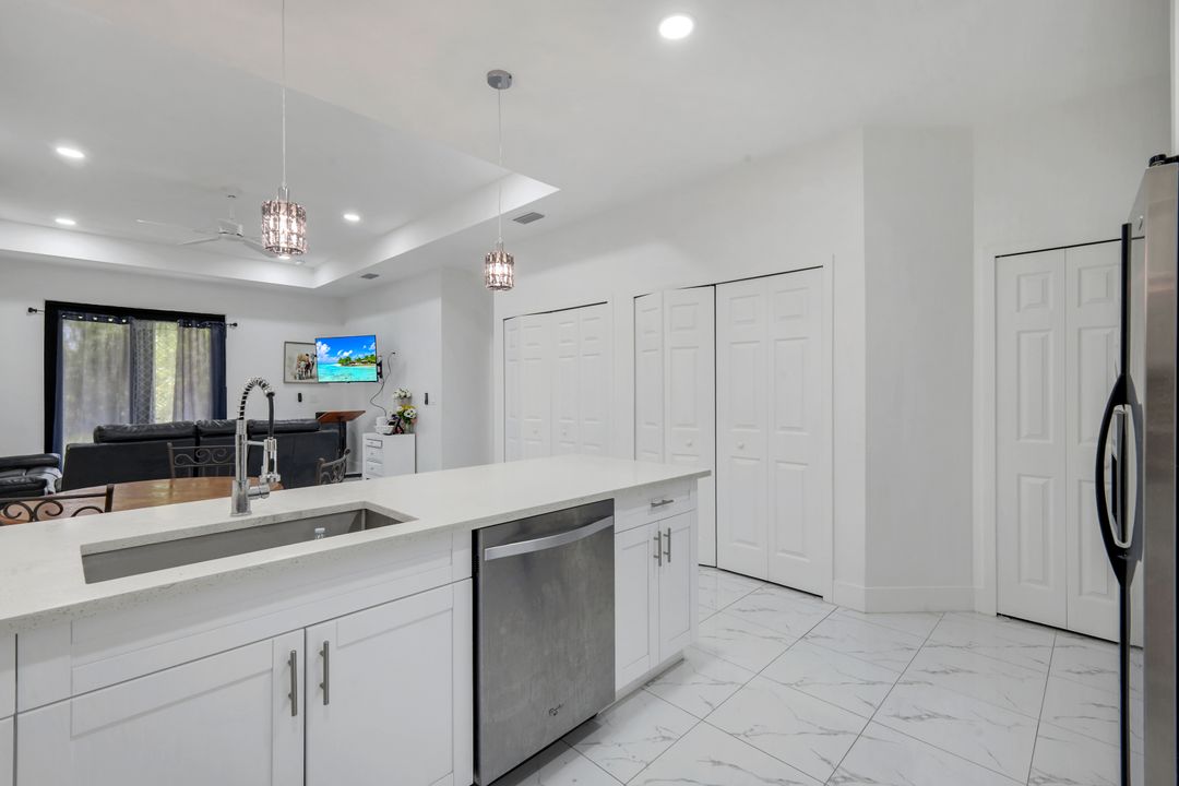 4805-4807 29th St SW, Lehigh Acres, FL 33973