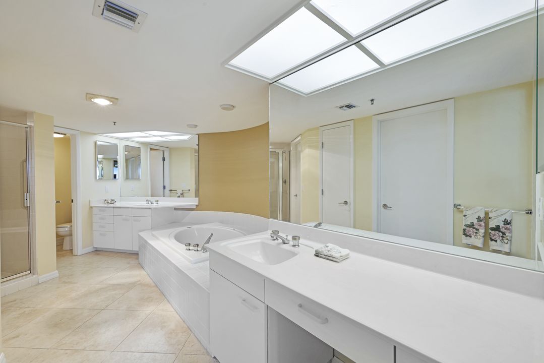 4651 Gulf Shore Blvd N #701, Naples, FL 34103