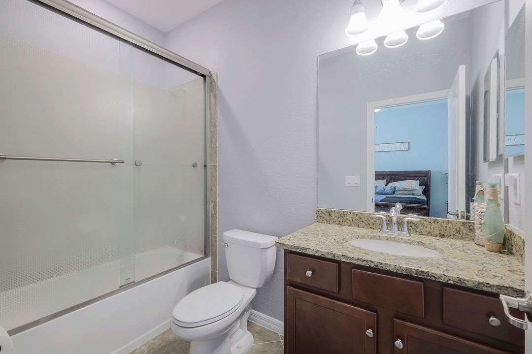 9386 Foxglove Ln, Naples, FL 34120