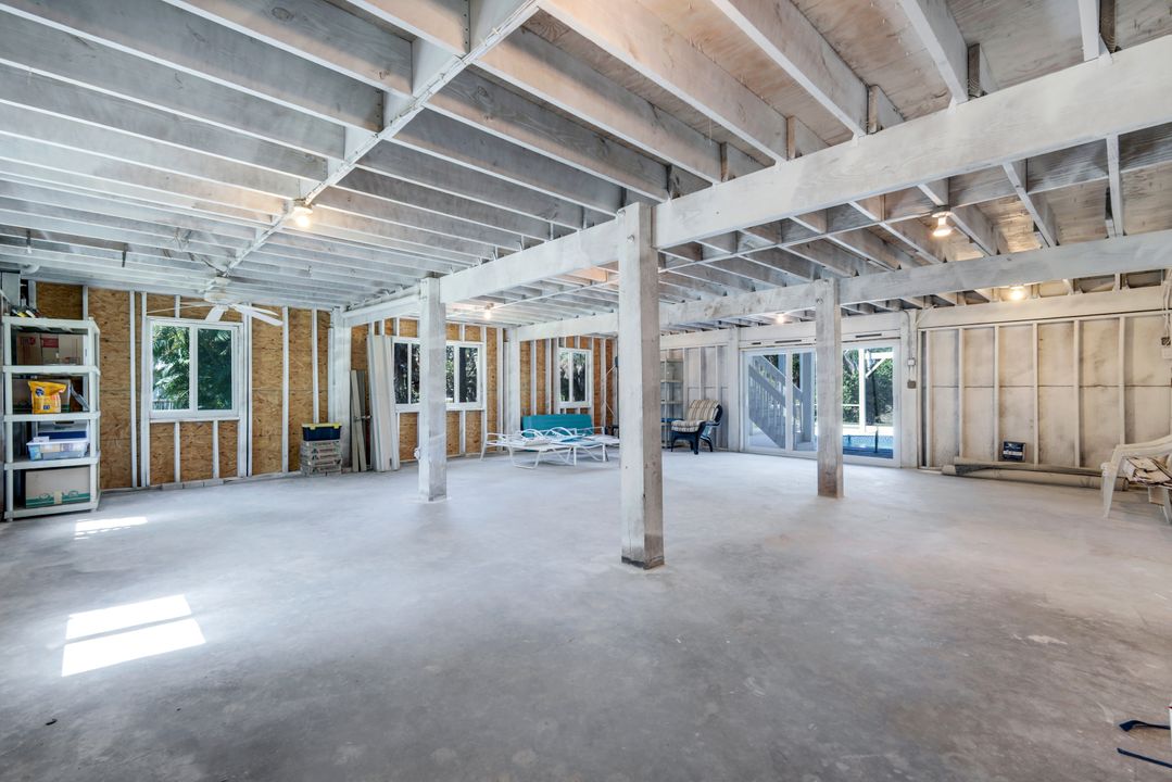 673 E Rocks Dr, Sanibel, FL 33957