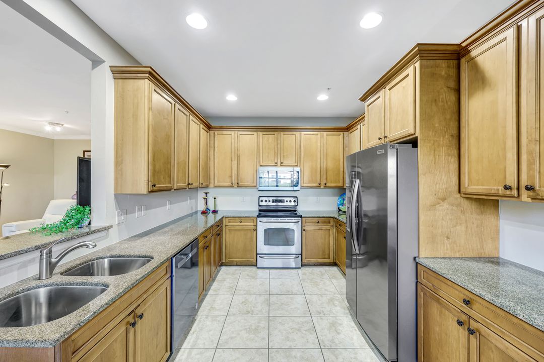 18921 Bay Woods Lake Dr #102, Fort Myers, FL 33908