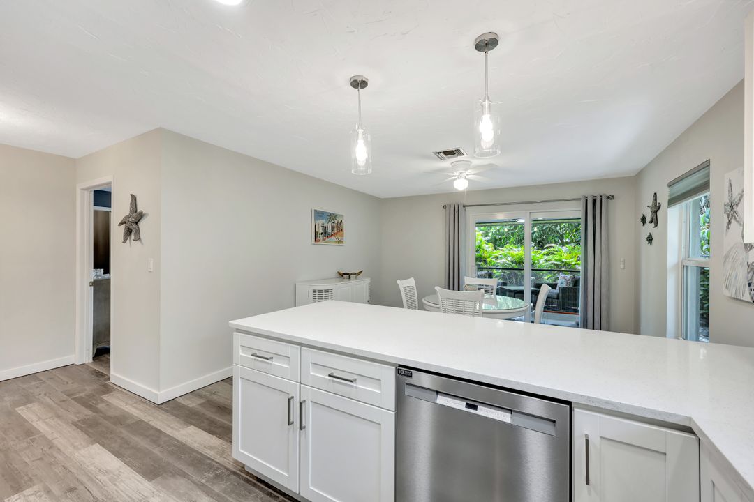 532 99th Ave N, Naples, FL 34108