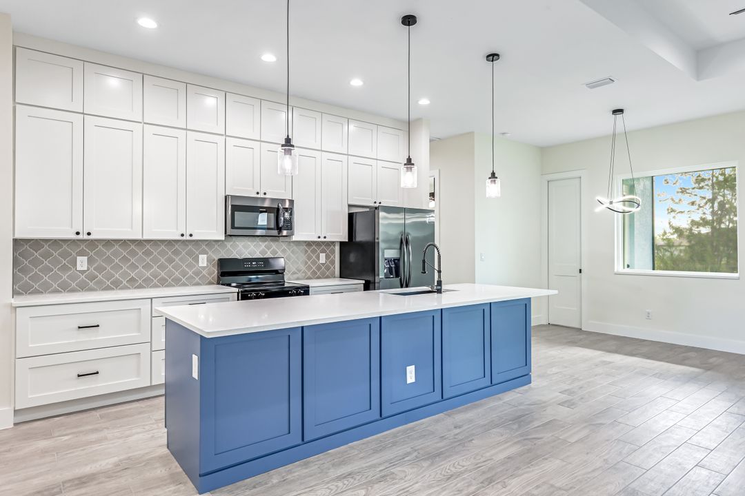 3445 NE 21st Ave, Cape Coral, FL 33909
