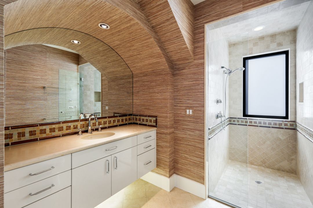 1450 Gulfstar Dr S, Naples, FL 34112