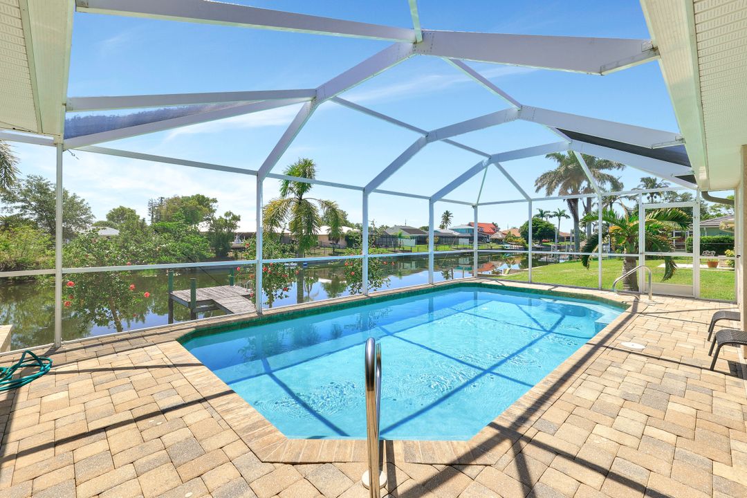3317 SW 5th Pl, Cape Coral, FL 33914