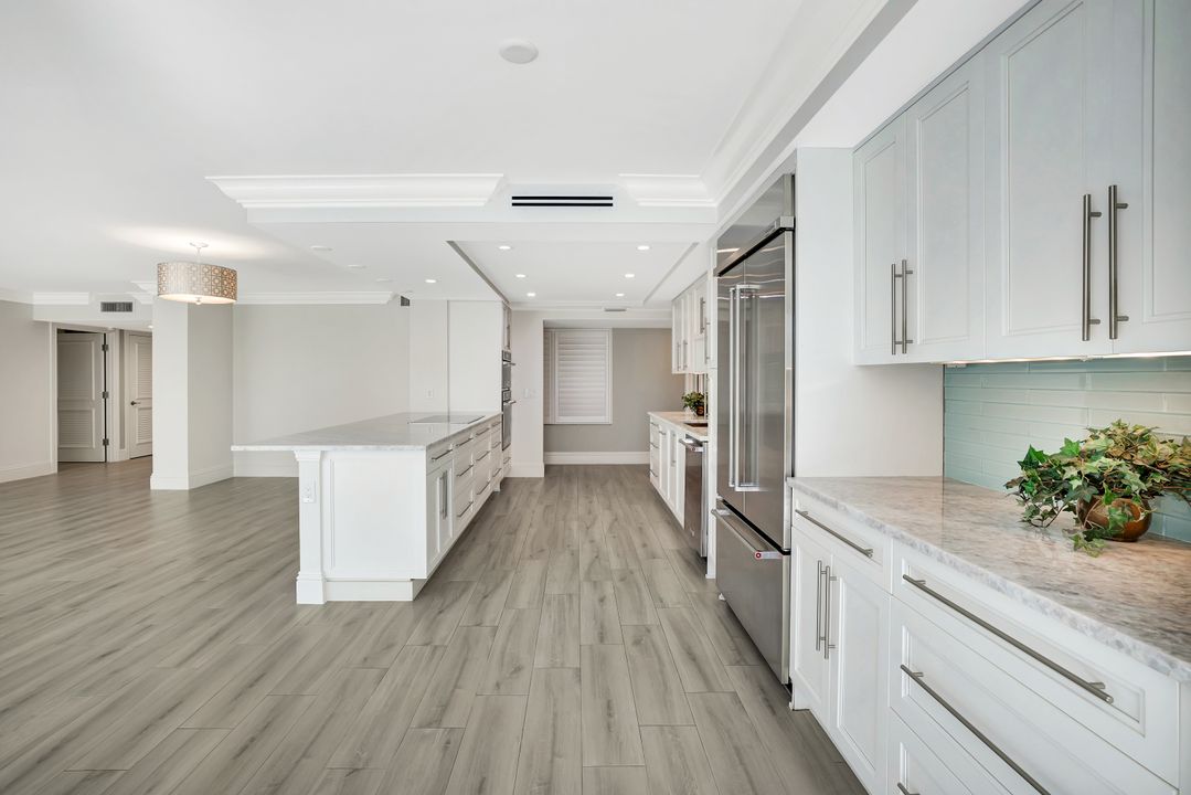 4401 Gulf Shore Blvd N #205, Naples, FL 34103