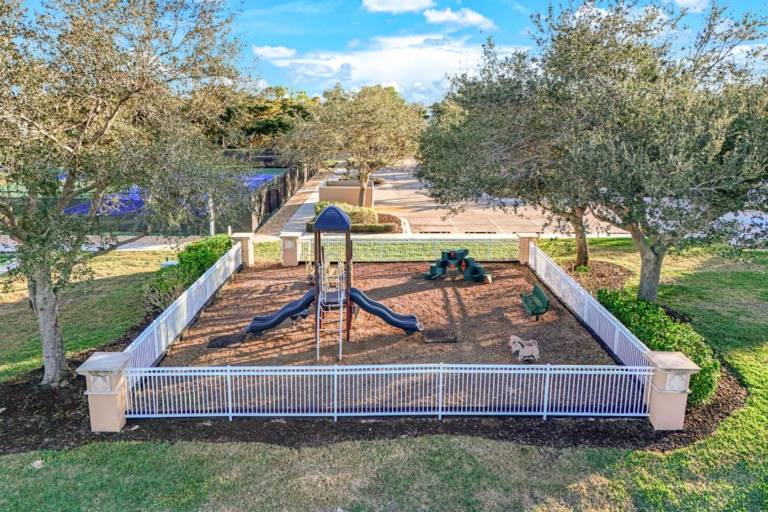 5652 Kensington Loop, Fort Myers, FL 33912