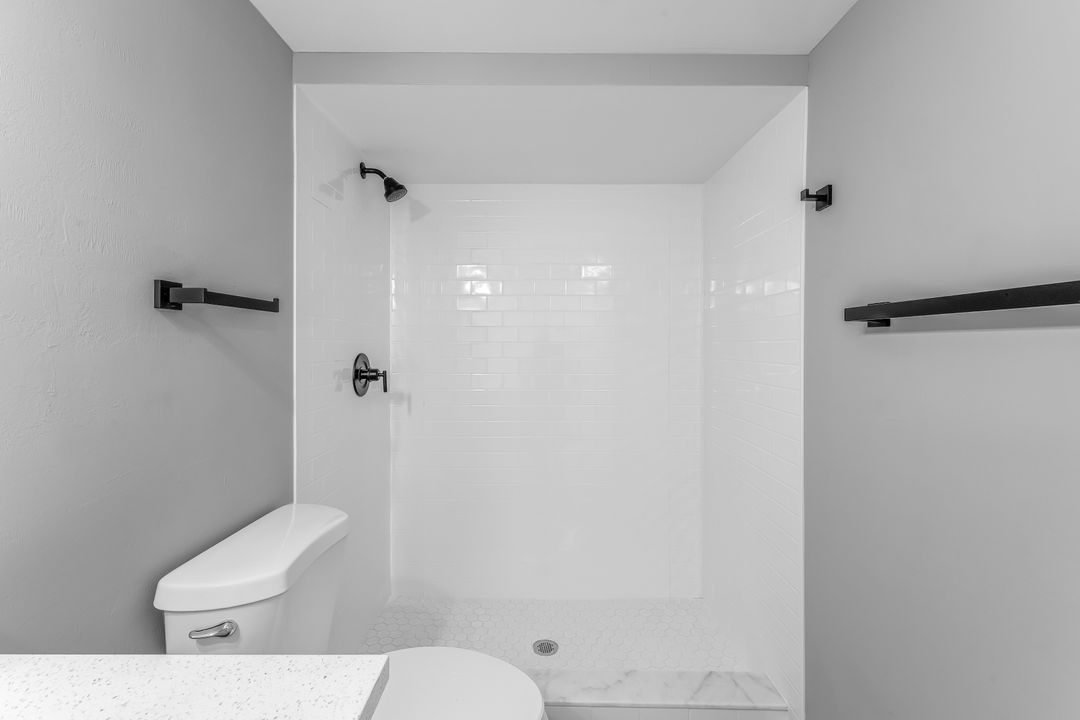 4815 Tudor Dr, Cape Coral, FL 33904