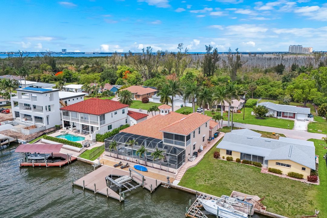 5929 SW 1st Ct, Cape Coral, FL 33914