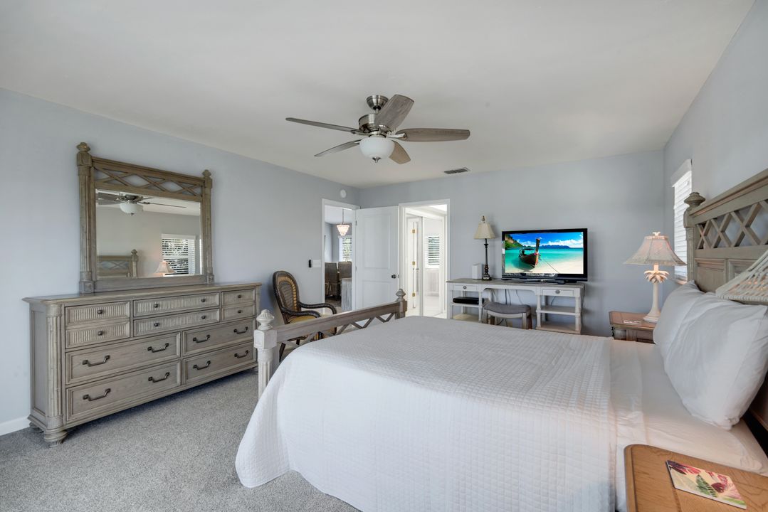 673 E Rocks Dr, Sanibel, FL 33957