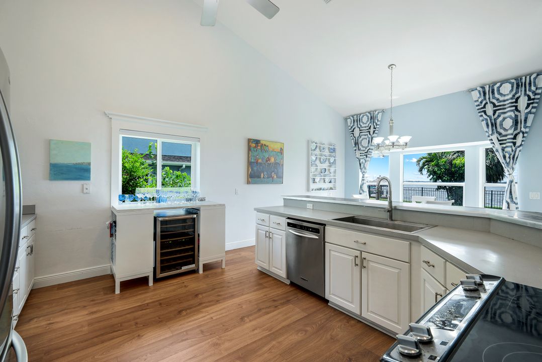 2250 SE 28th St, Cape Coral, FL 33904