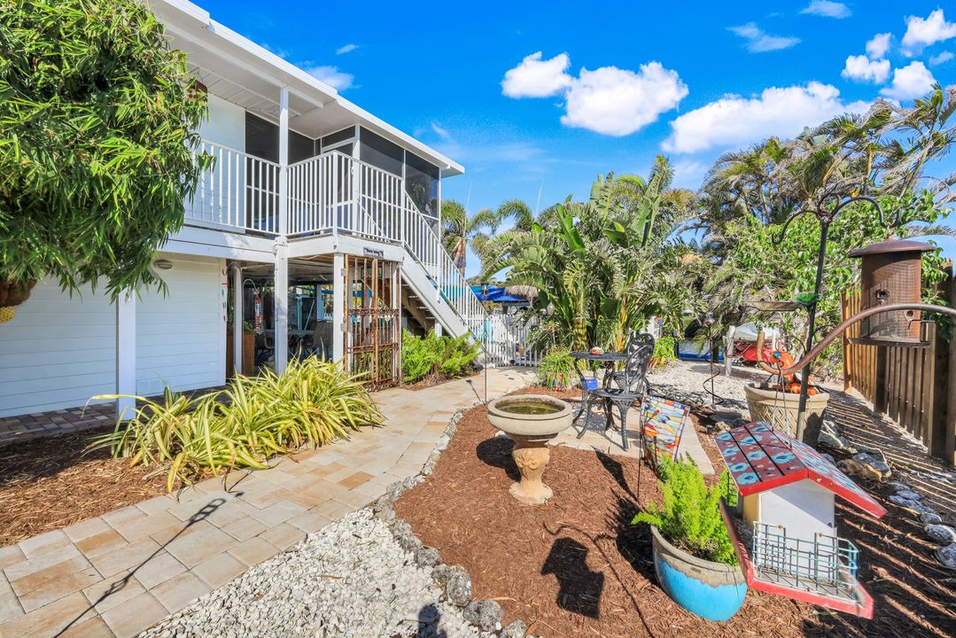 3232 Stabile Rd, Saint James City, FL 33956