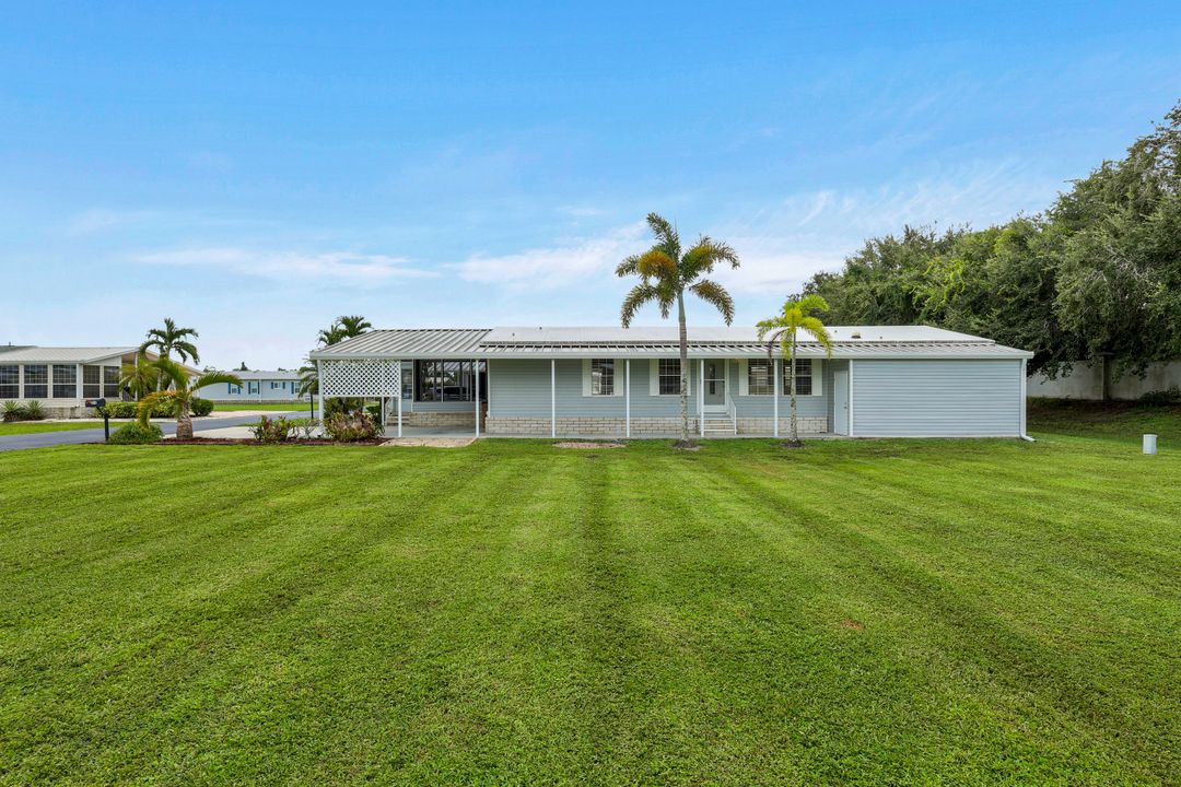 5318 Fiddleleaf Dr, Fort Myers, FL 33905