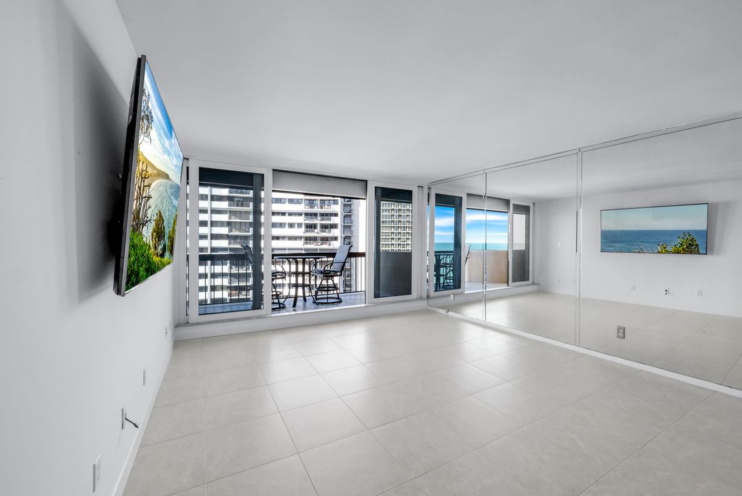 4001 Gulf Shore Blvd N #902, Naples, FL 34103