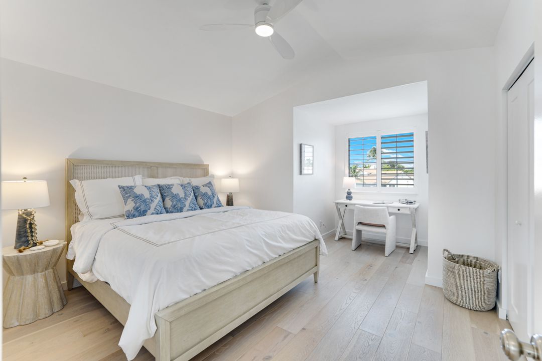 8345 Excalibur Cir #M4, Naples, FL 34108