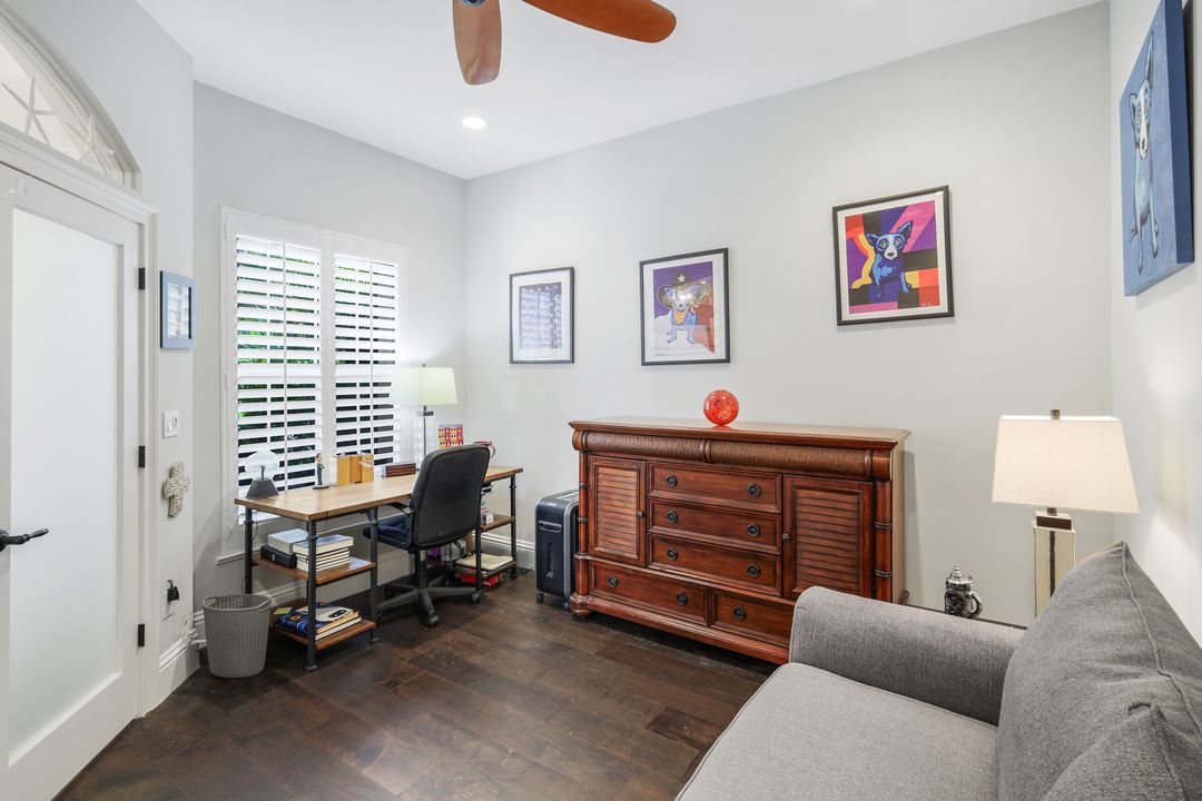 915 Fountain Run, Naples, FL 34119