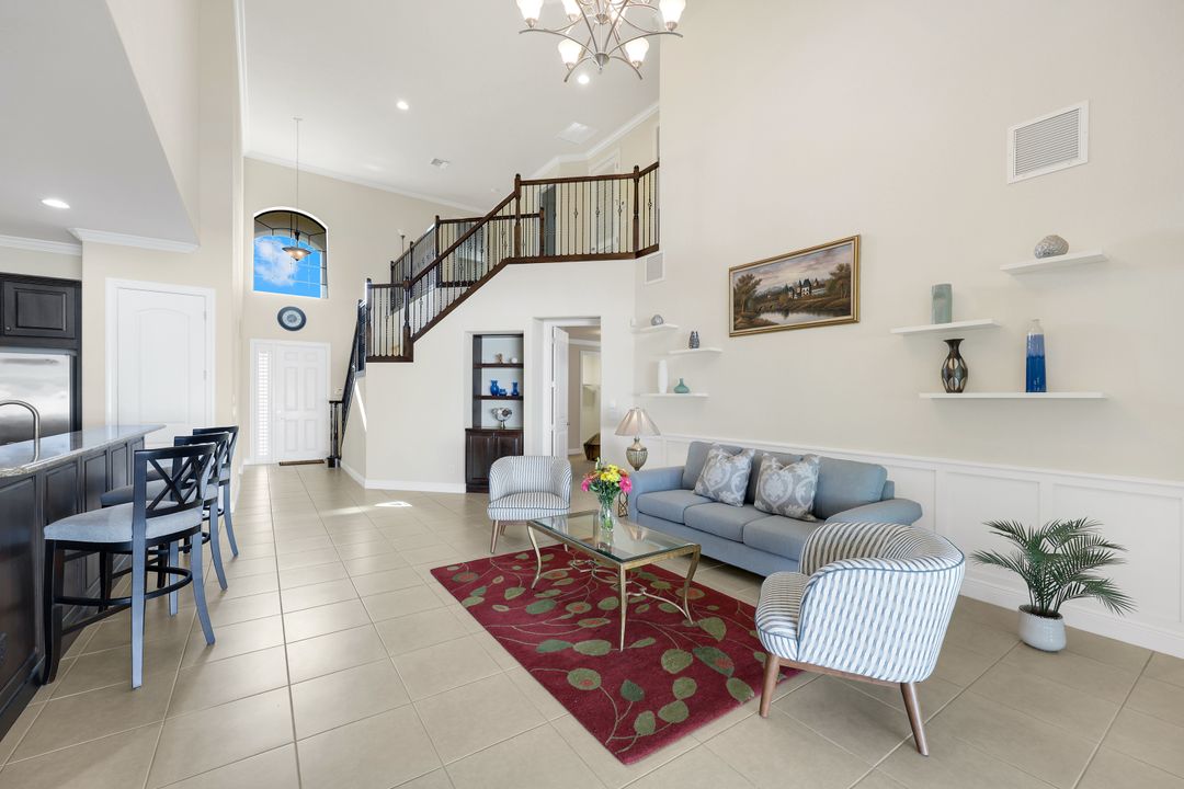 10101 Florence Cir, Naples, FL 34119