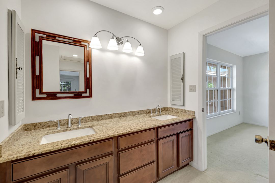 307 Country Club Dr, Naples, FL 34110
