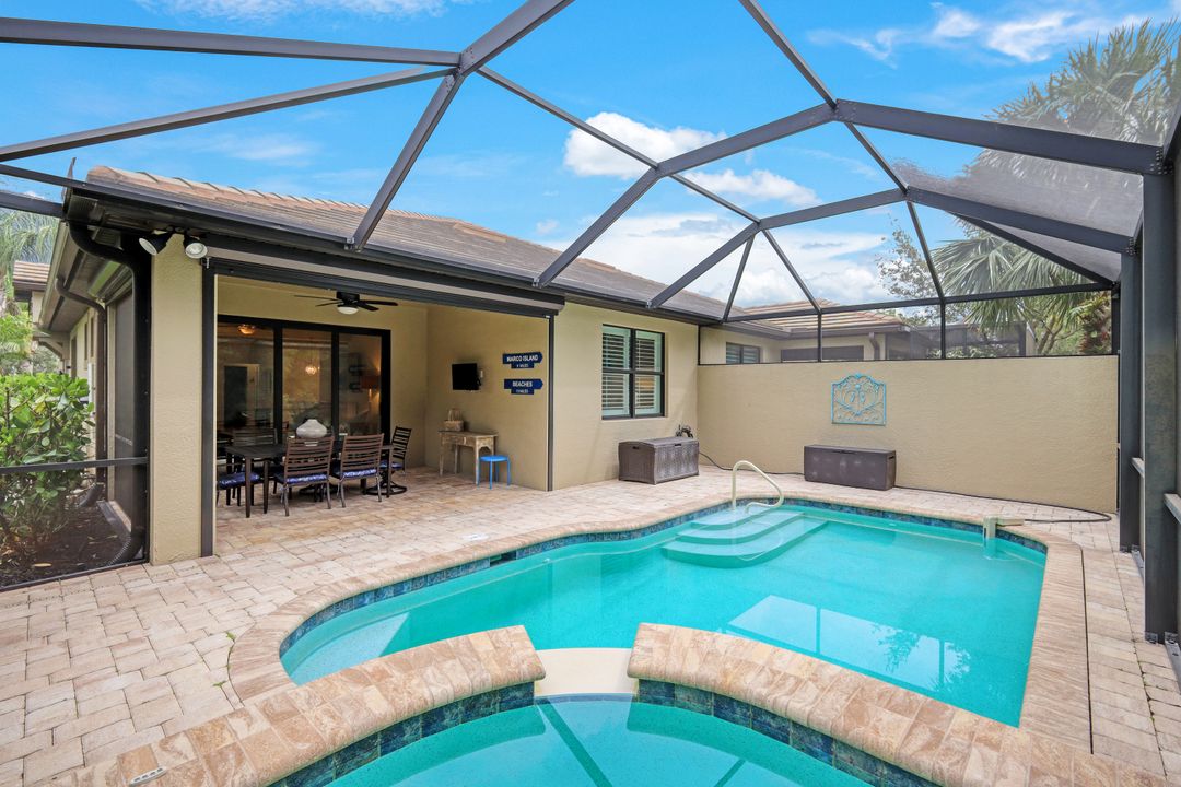 7175 Live Oak Dr, Naples, FL 34114
